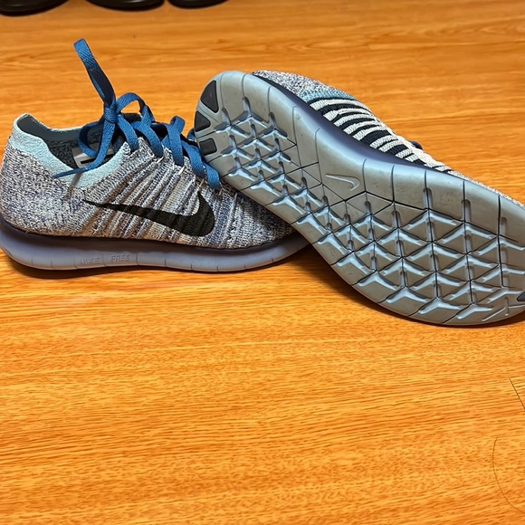 Nike Youth Free Run Flyknit - Picture 1 of 4